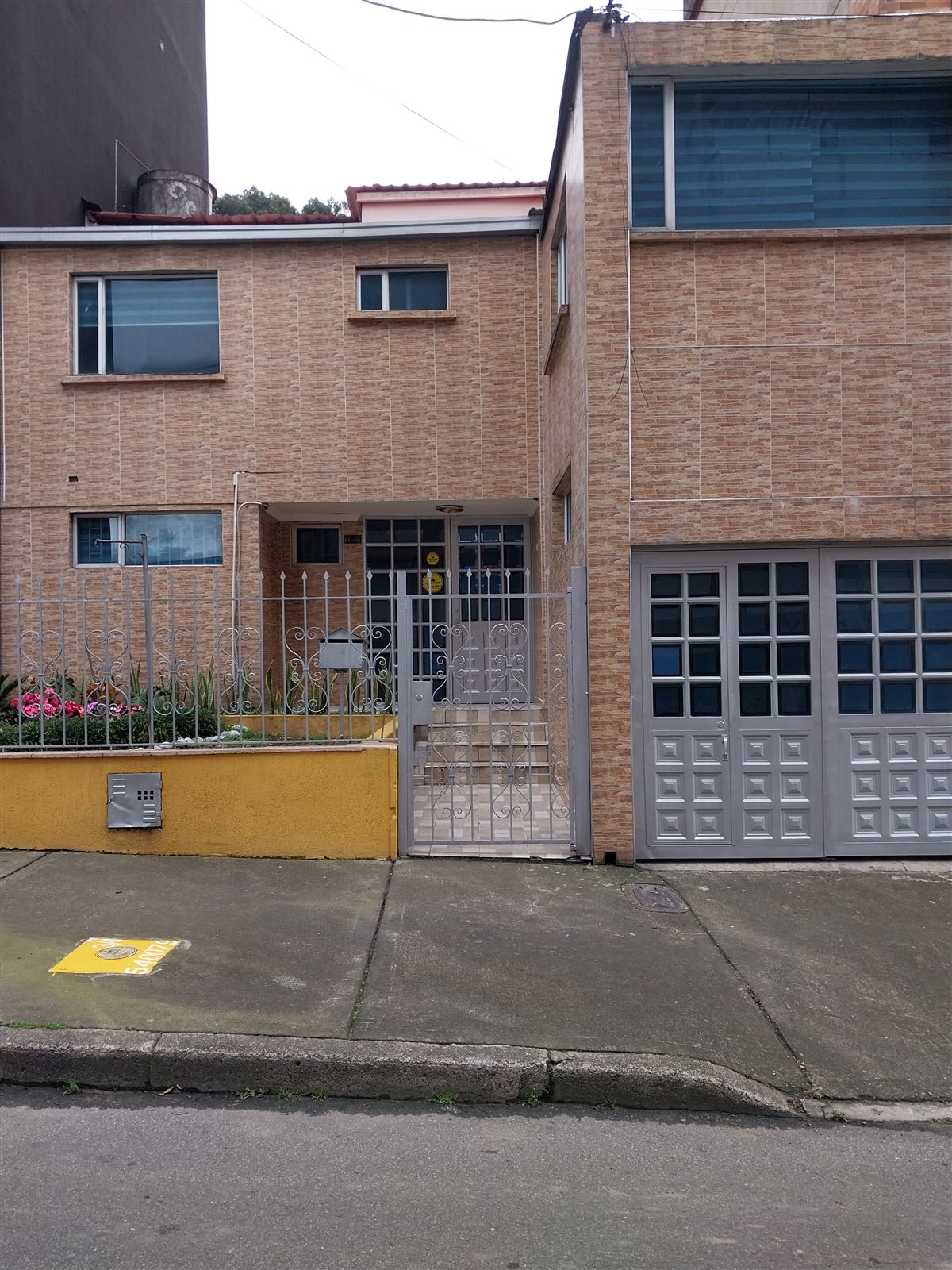 Fachada de Mi Casa Hostal en Bogotá